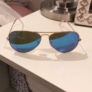 Blue Mirrored Ray Ban Aviator Sunglasses